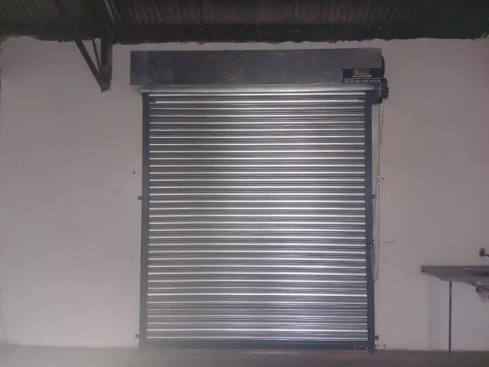 Serving hatch counter shutter